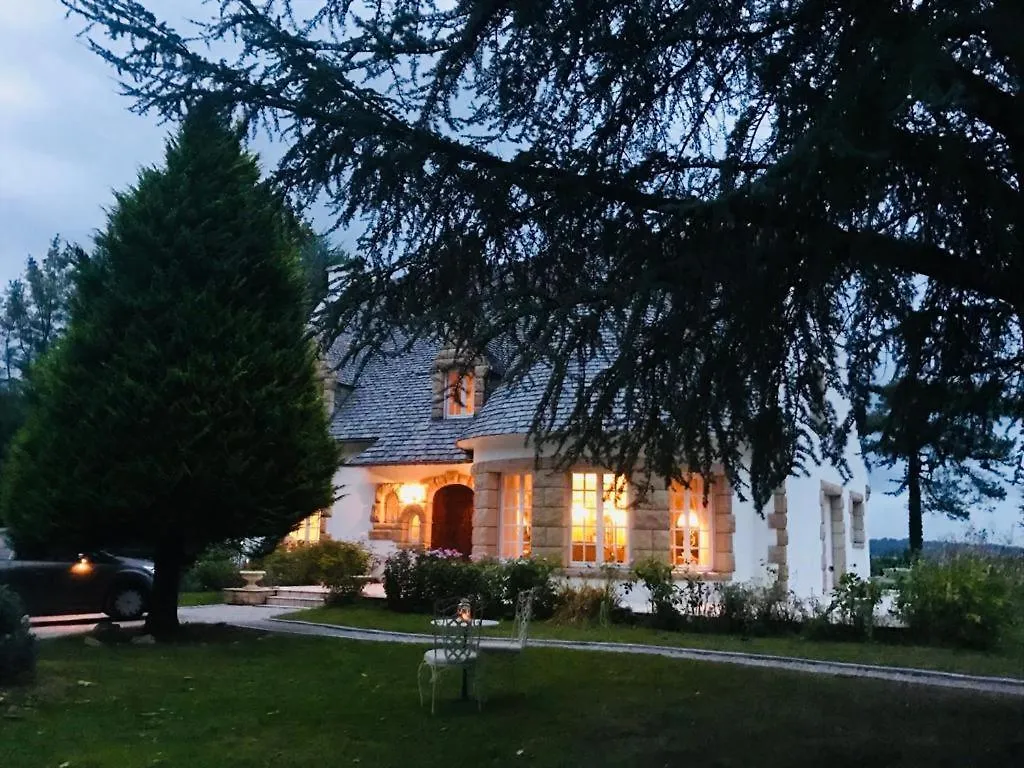 Crown Roads Bed & Breakfast Le Faouet