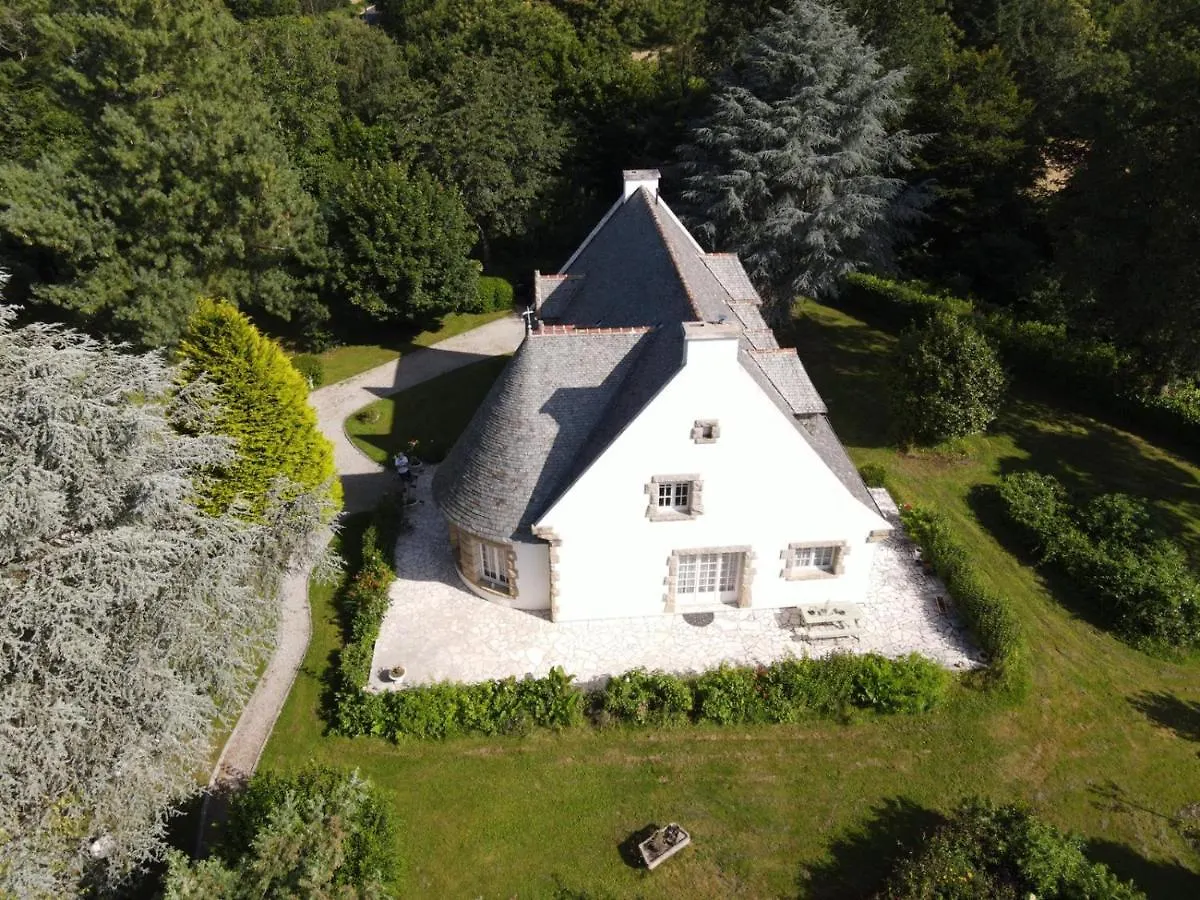 Crown Roads Bed and Breakfast Le Faouët Frankrijk