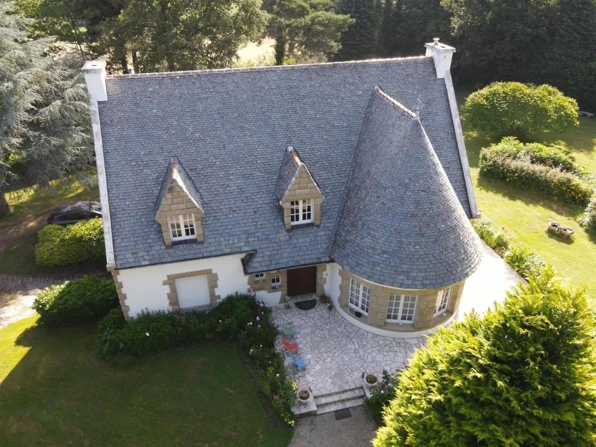 Crown Roads Bed & Breakfast Le Faouet  0*, Le Faouet (Morbihan) France