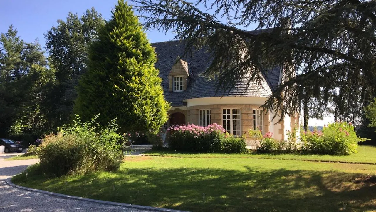 Crown Roads Bed & Breakfast Le Faouët 0*,