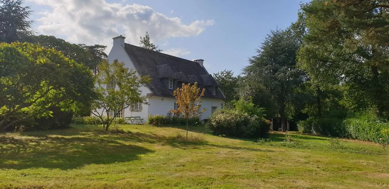 Crown Roads Bed & Breakfast Le Faouët 0*,  Fransa